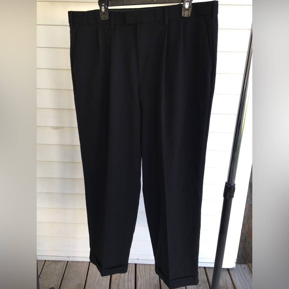 Dockers Men Slacks 38/30 Black Stain defender
